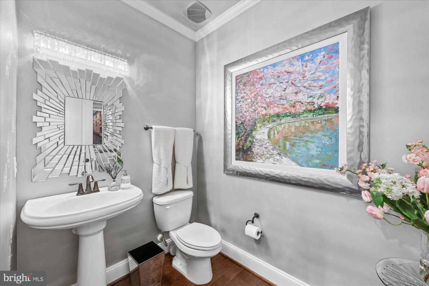 1678 Hunting Crest Way