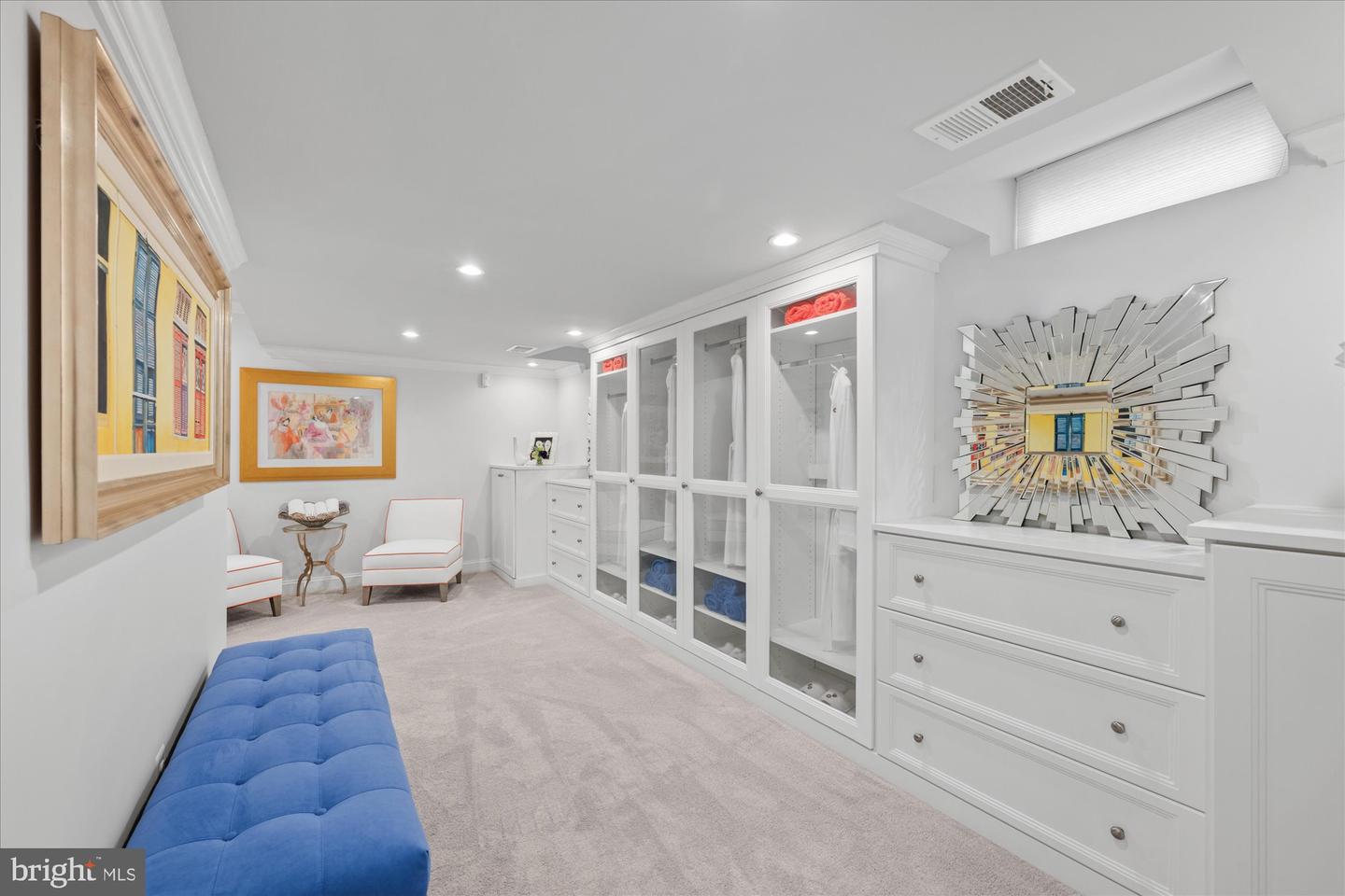 1678 Hunting Crest Way