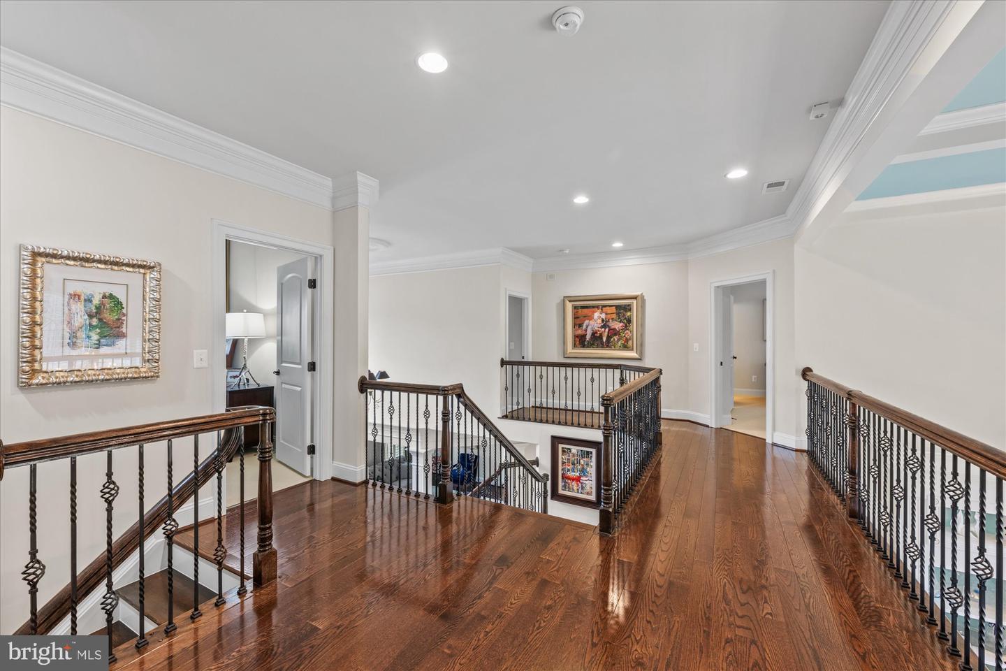 1678 Hunting Crest Way