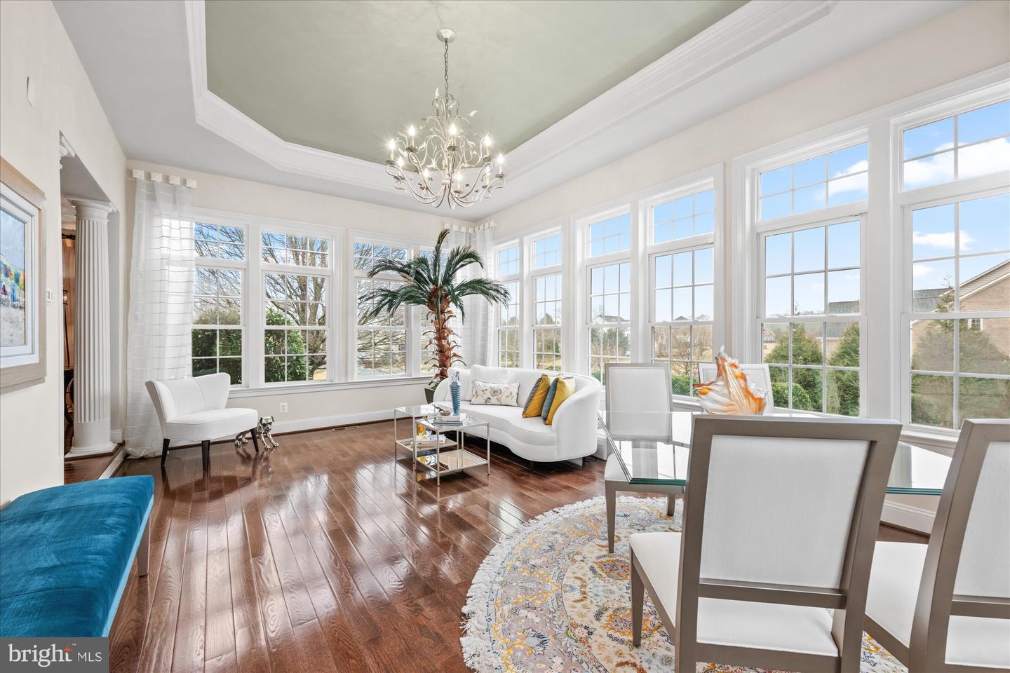 1678 Hunting Crest Way