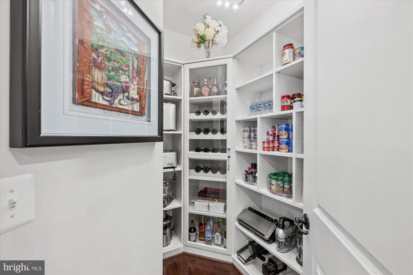 1678 Hunting Crest Way