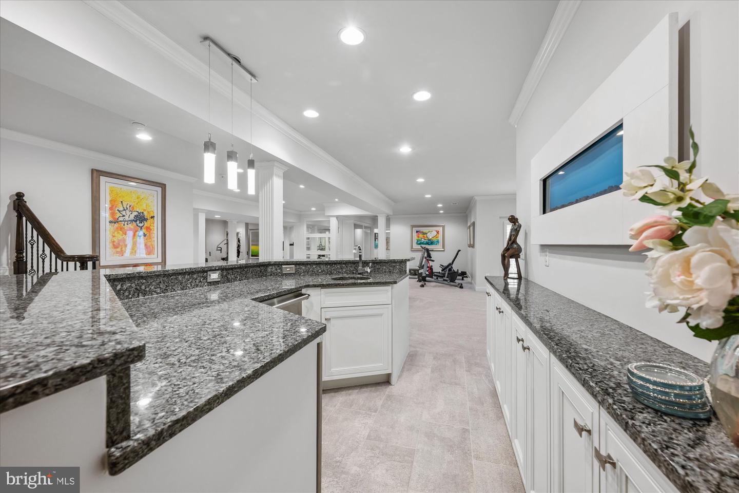 1678 Hunting Crest Way