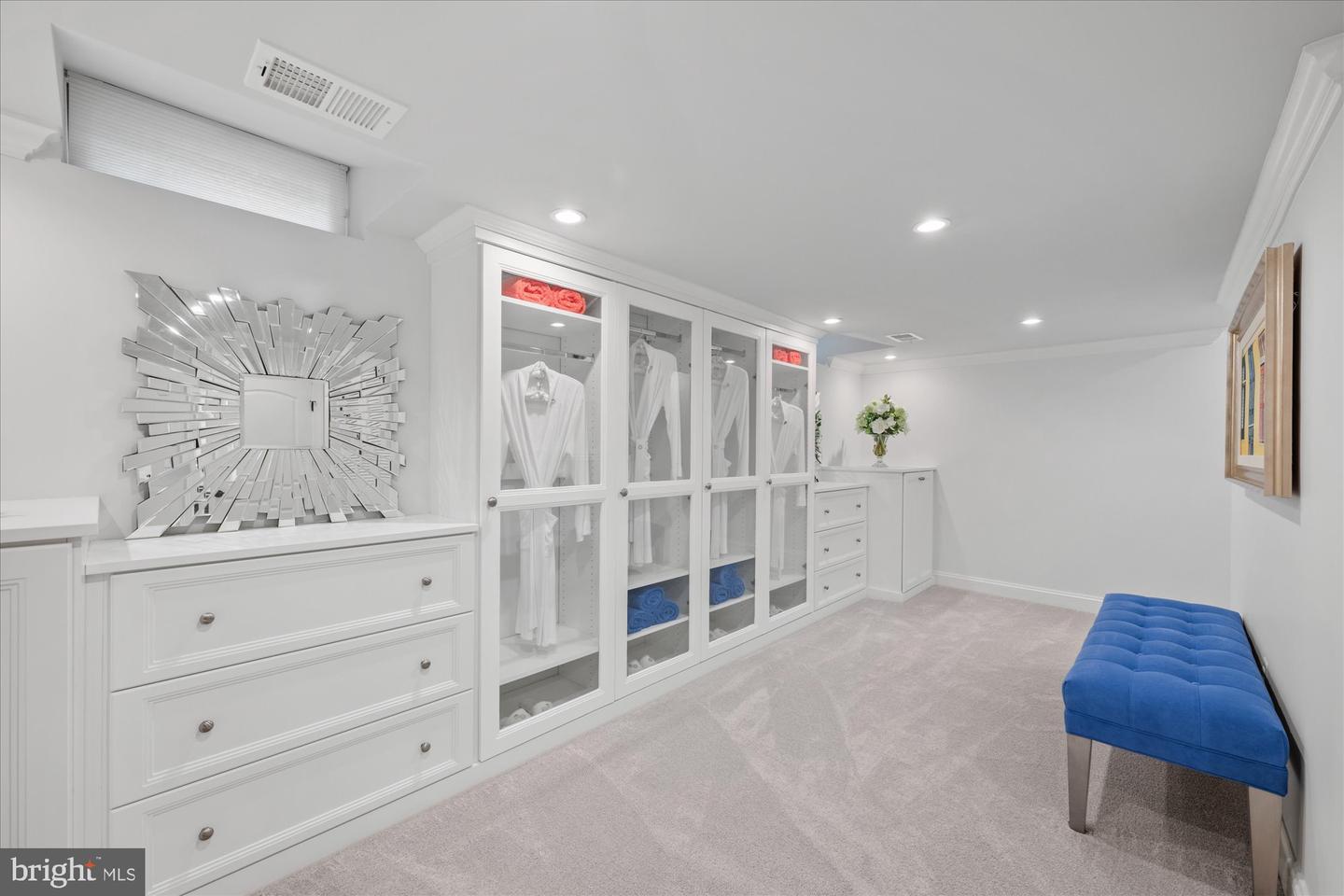 1678 Hunting Crest Way