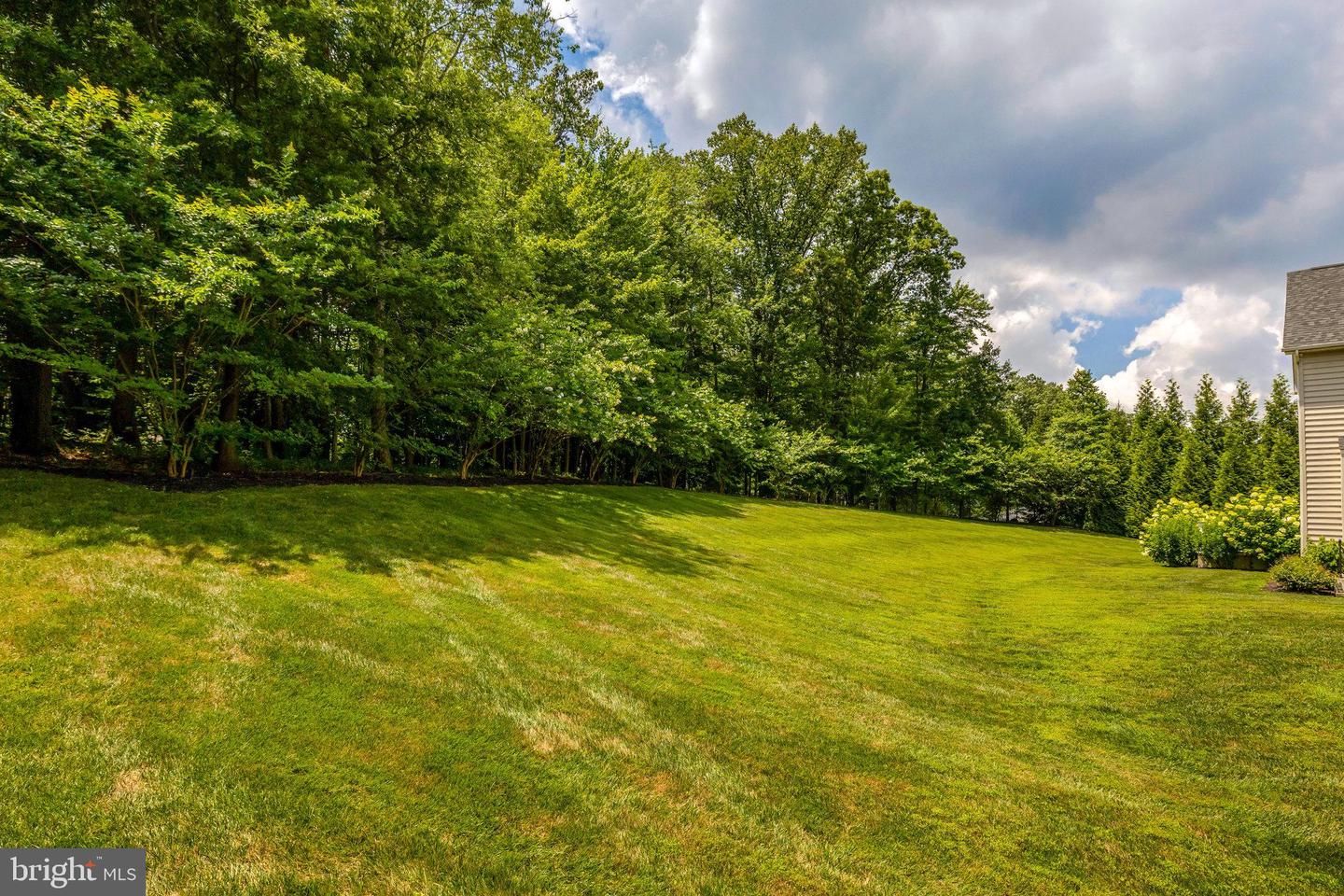 1678 Hunting Crest Way