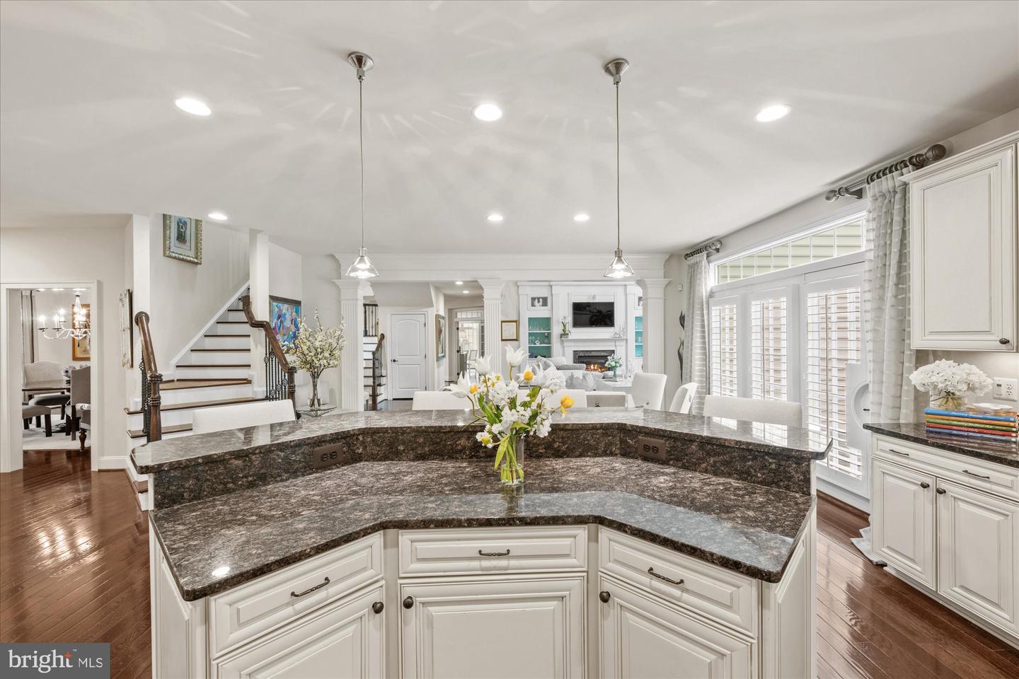 1678 Hunting Crest Way