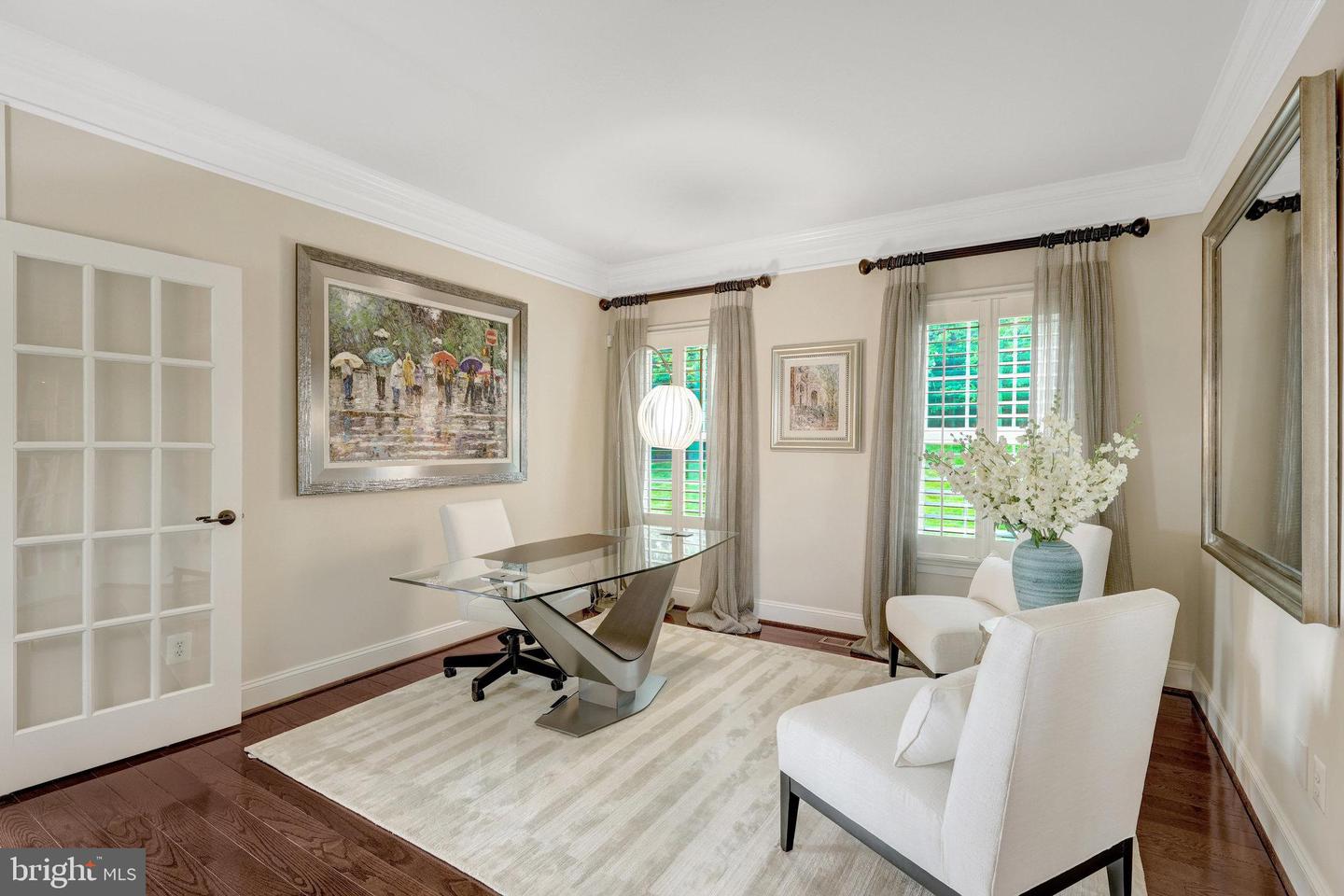 1678 Hunting Crest Way