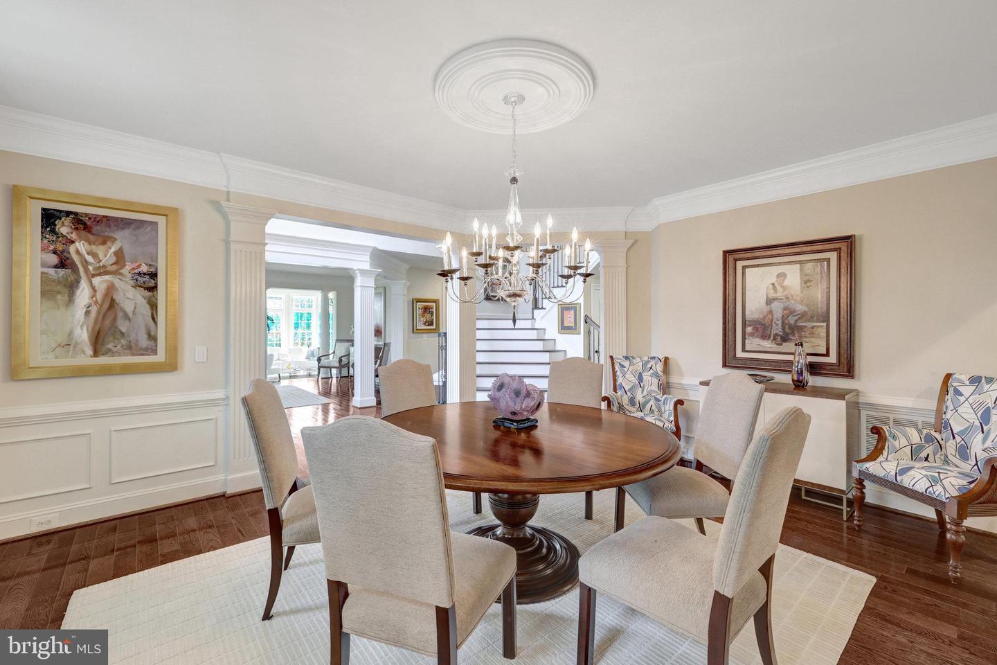 1678 Hunting Crest Way