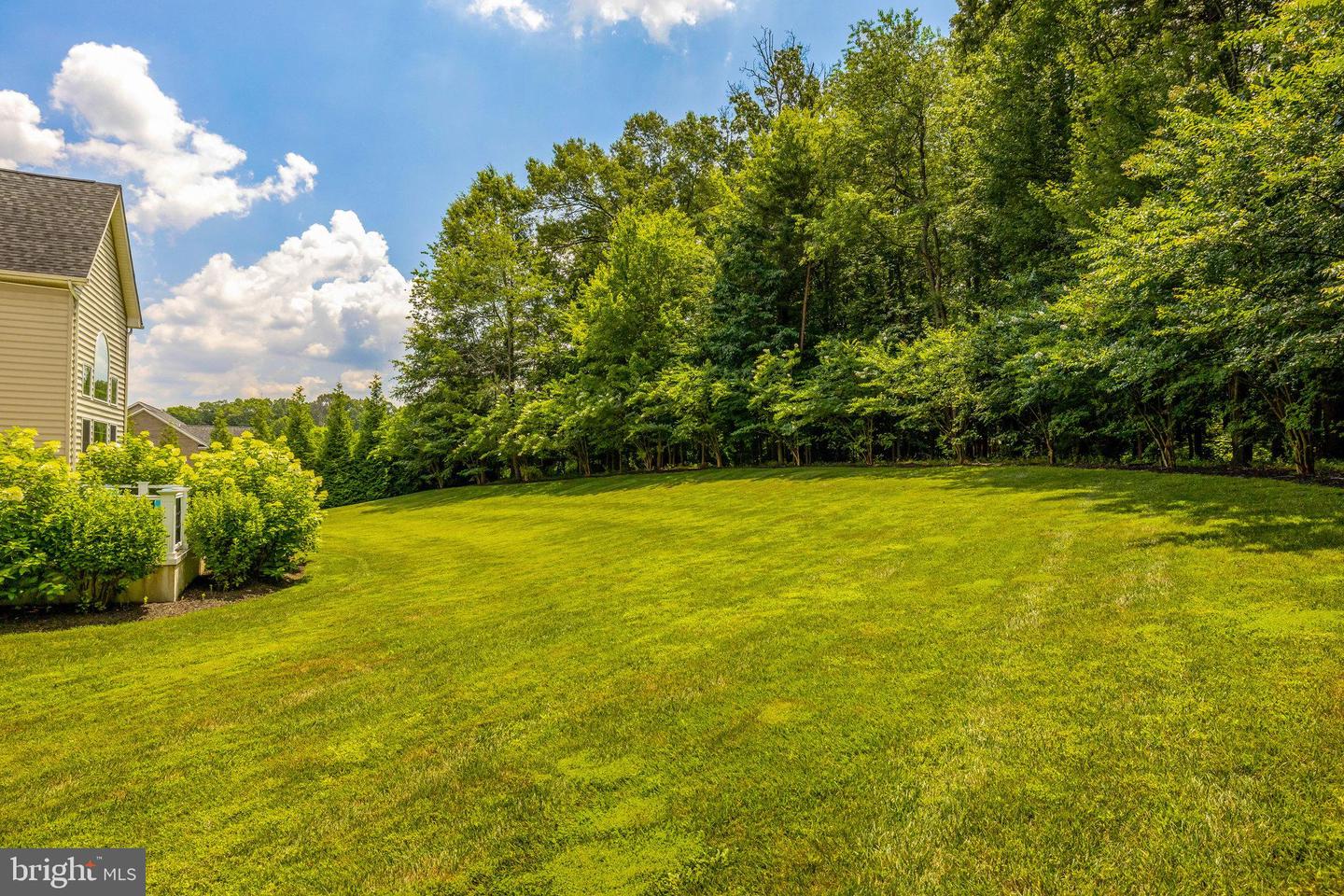 1678 Hunting Crest Way