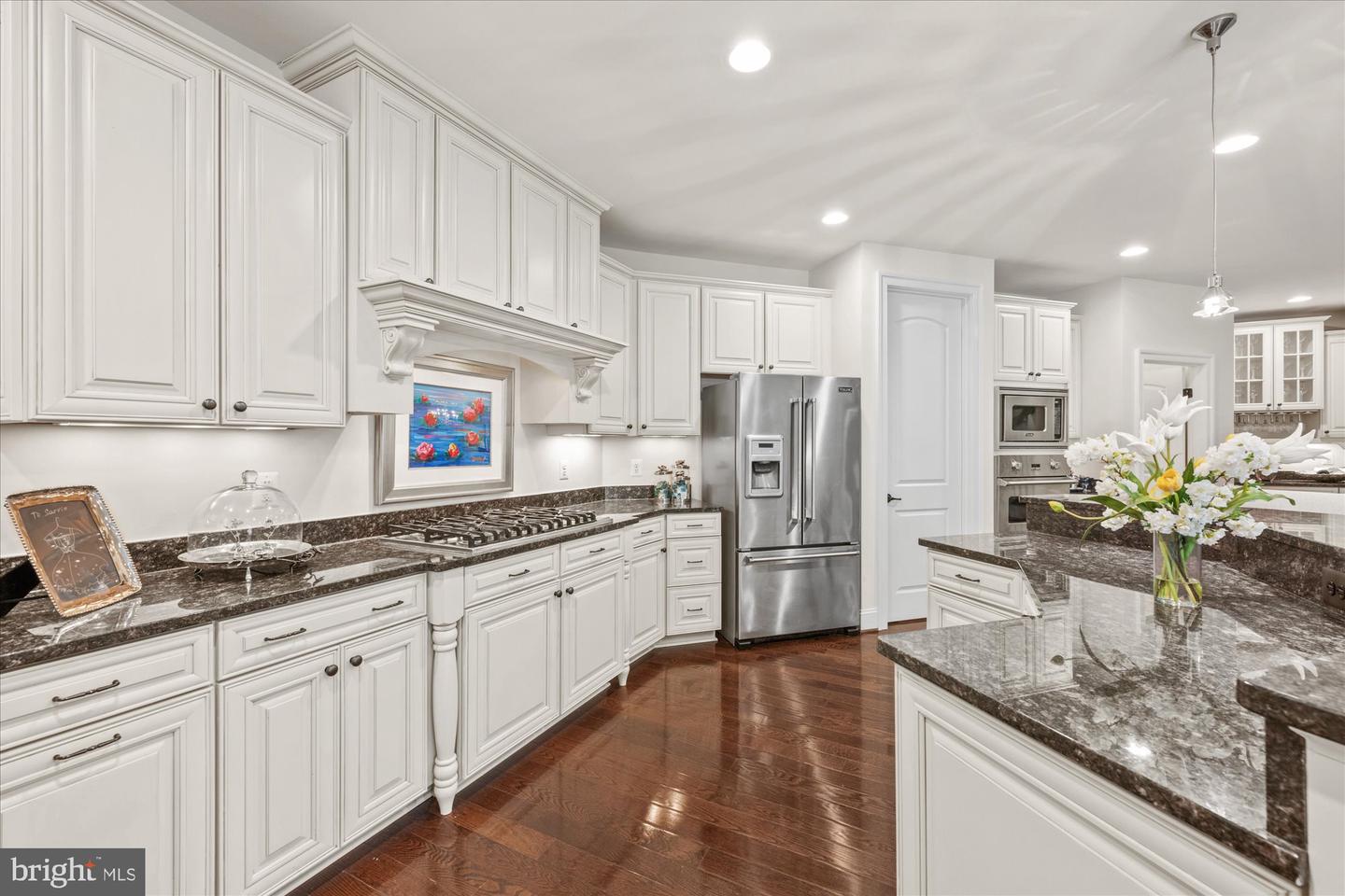 1678 Hunting Crest Way