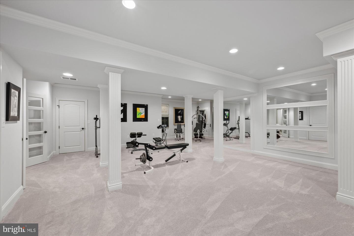 1678 Hunting Crest Way