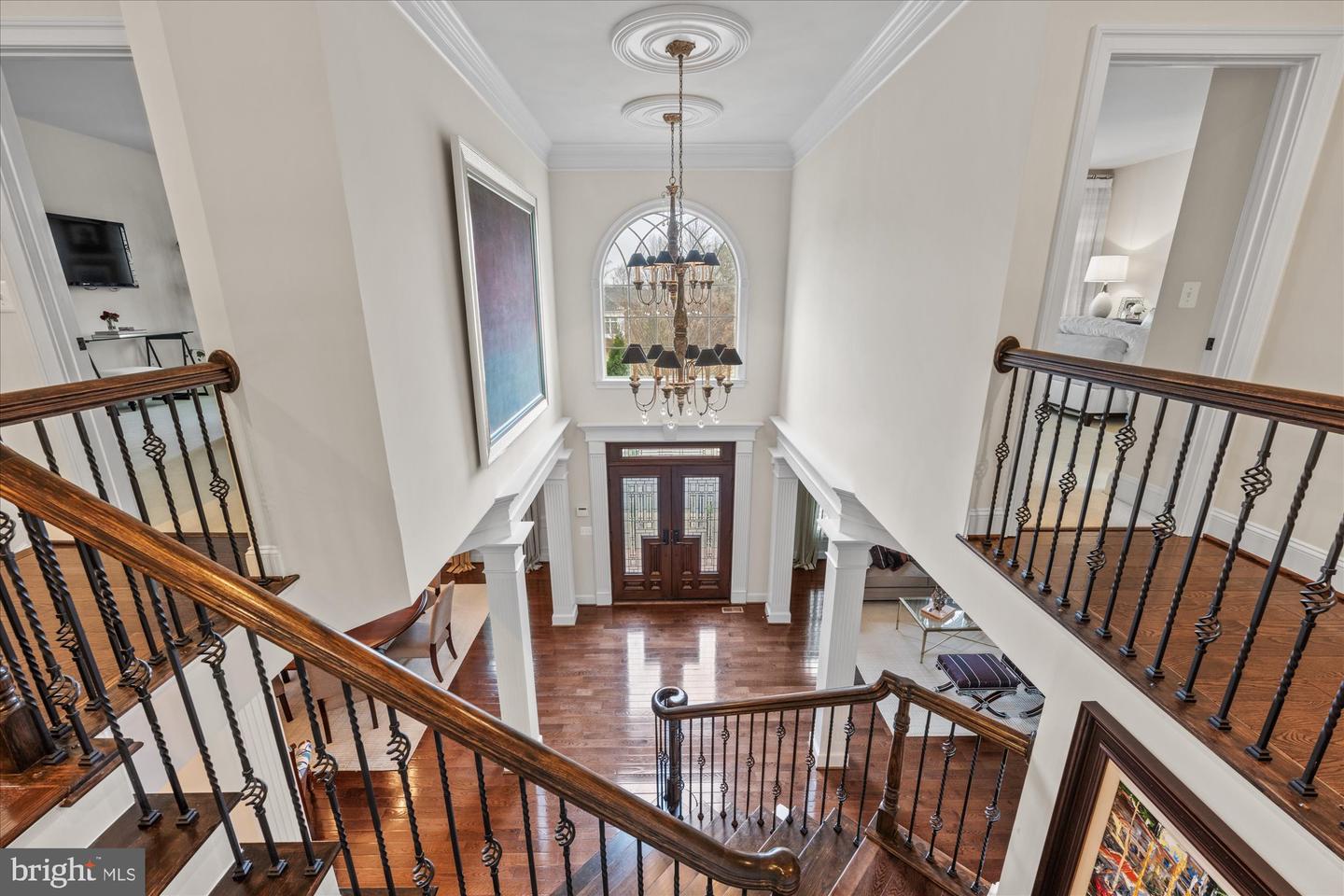 1678 Hunting Crest Way