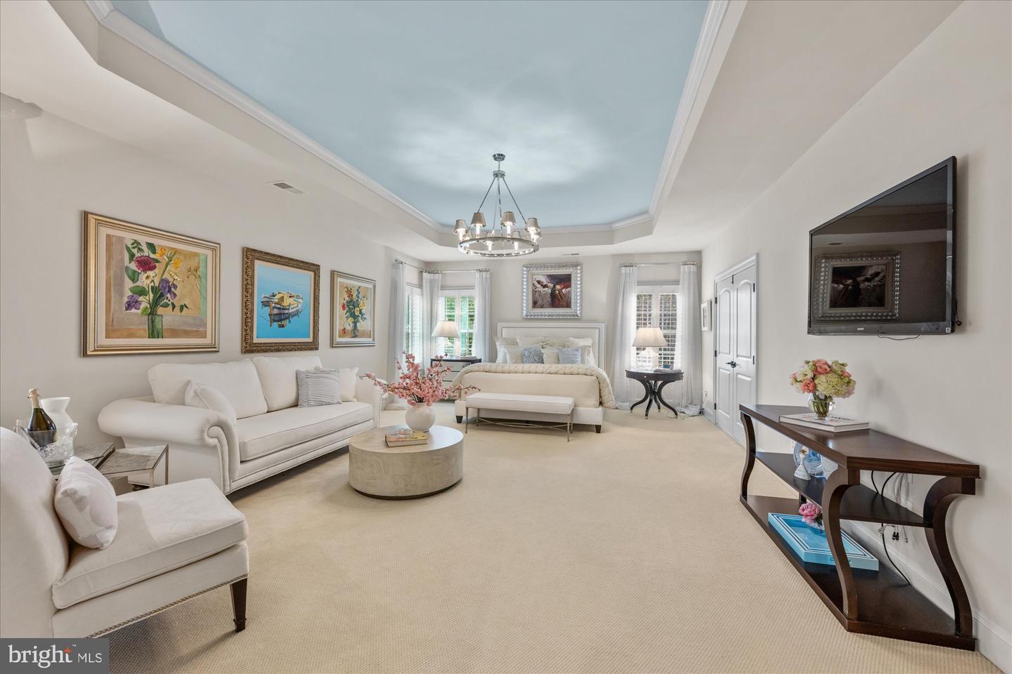 1678 Hunting Crest Way
