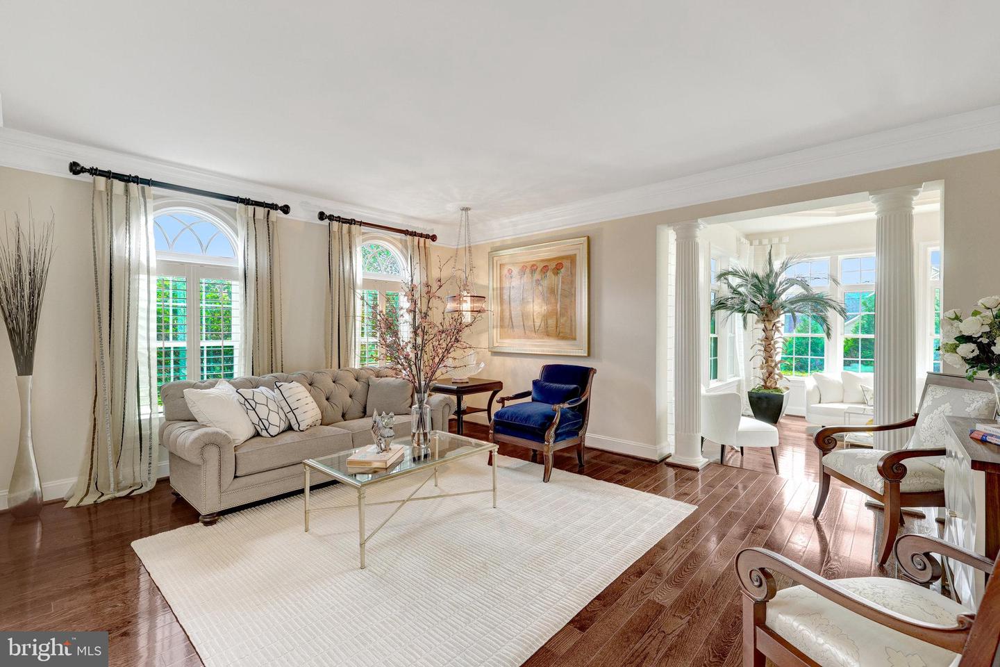1678 Hunting Crest Way