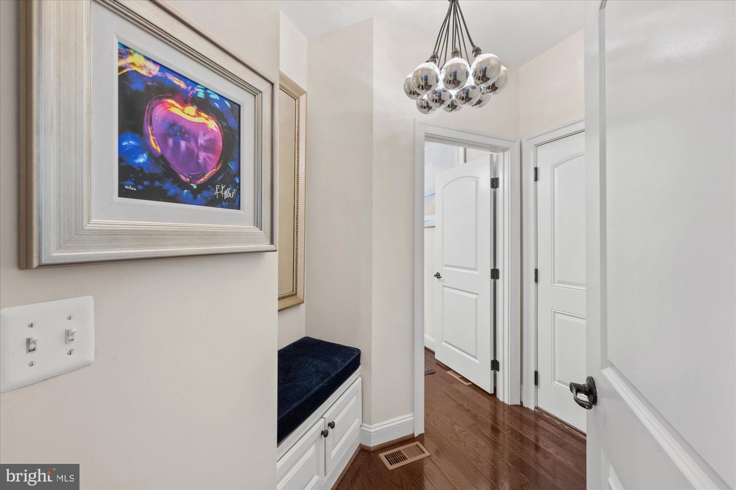 1678 Hunting Crest Way