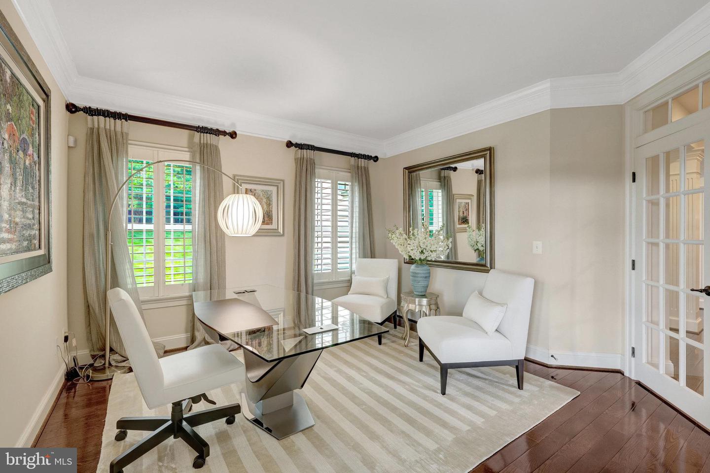 1678 Hunting Crest Way