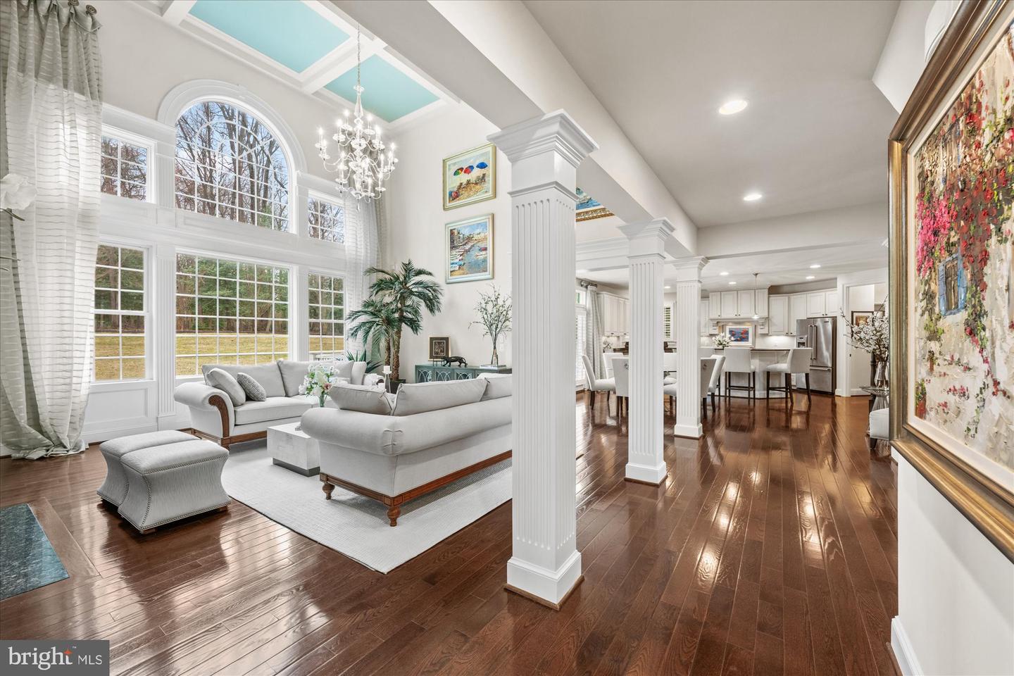 1678 Hunting Crest Way