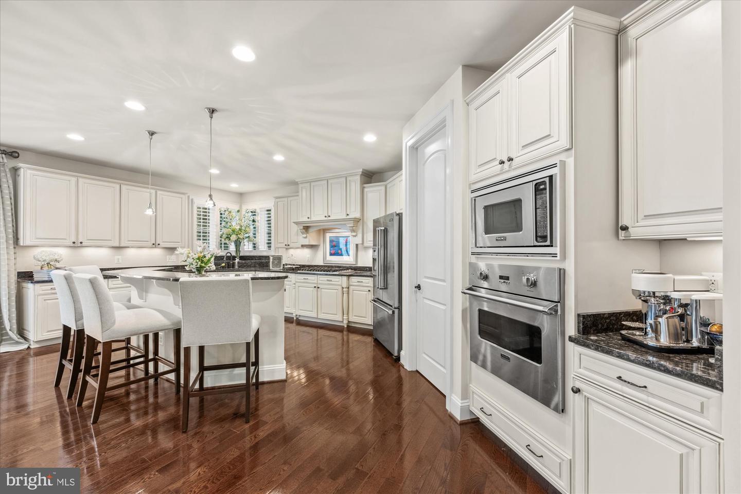 1678 Hunting Crest Way
