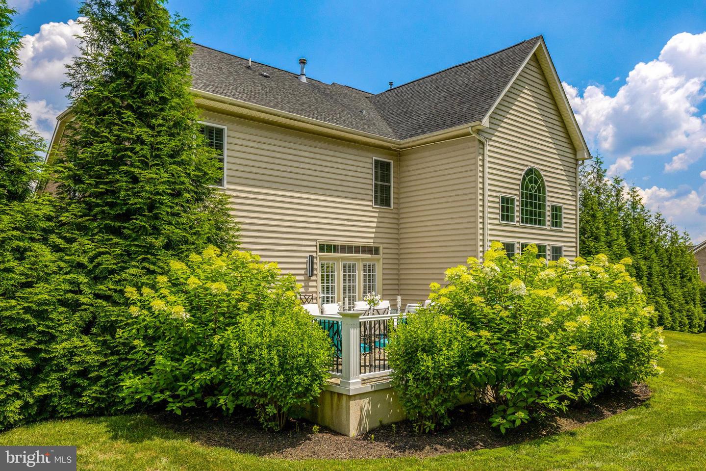1678 Hunting Crest Way