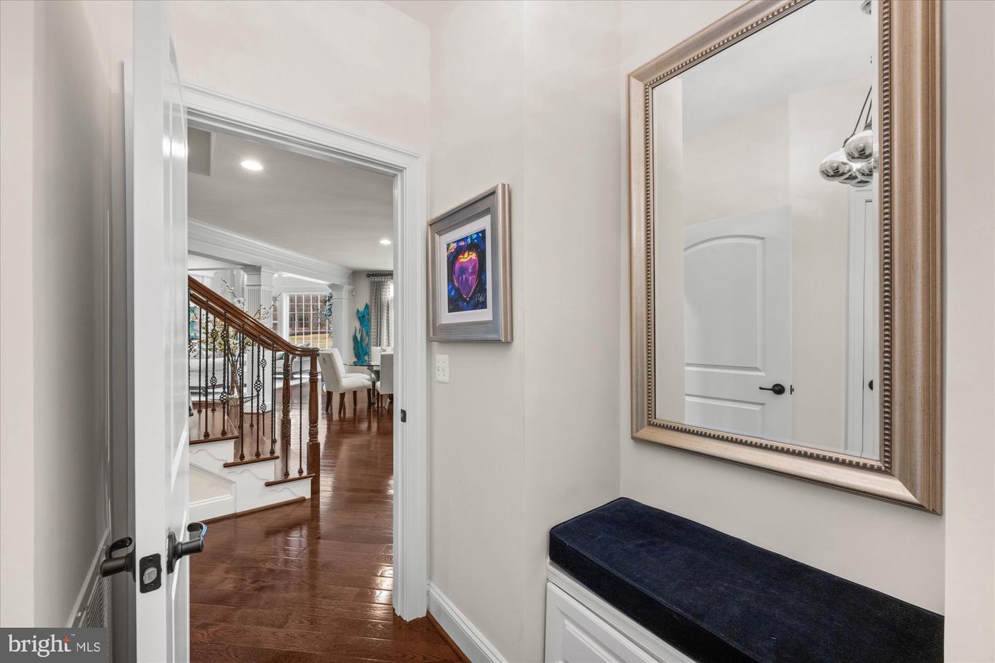 1678 Hunting Crest Way