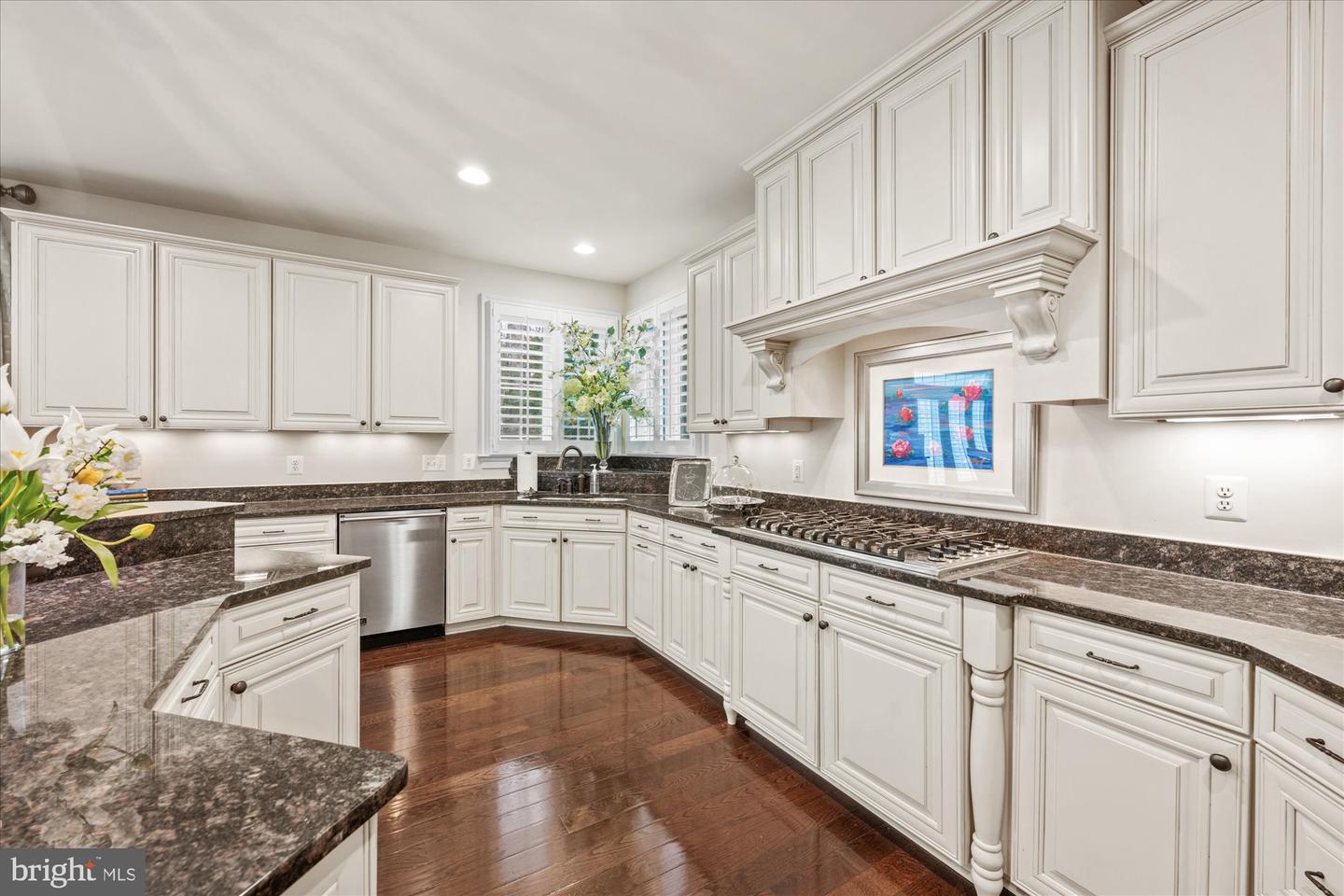 1678 Hunting Crest Way