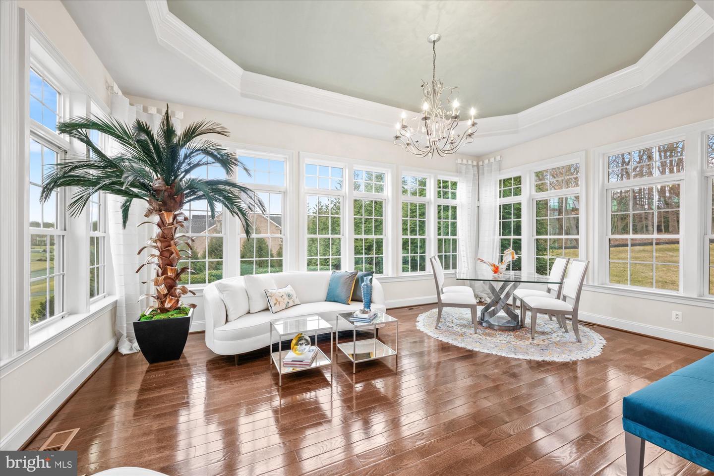 1678 Hunting Crest Way