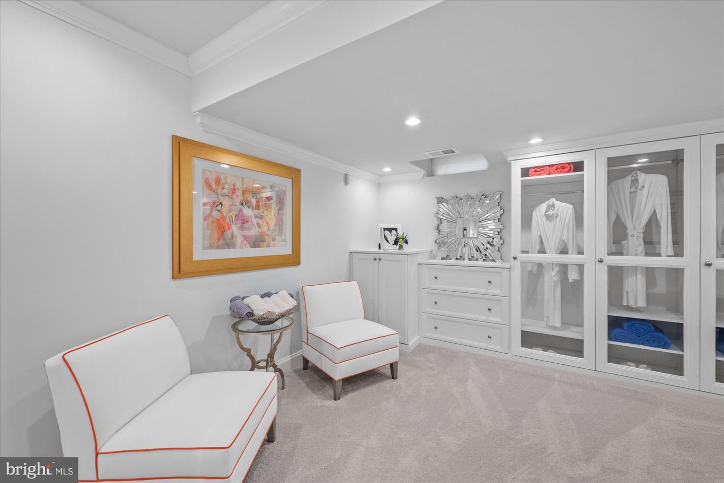 1678 Hunting Crest Way