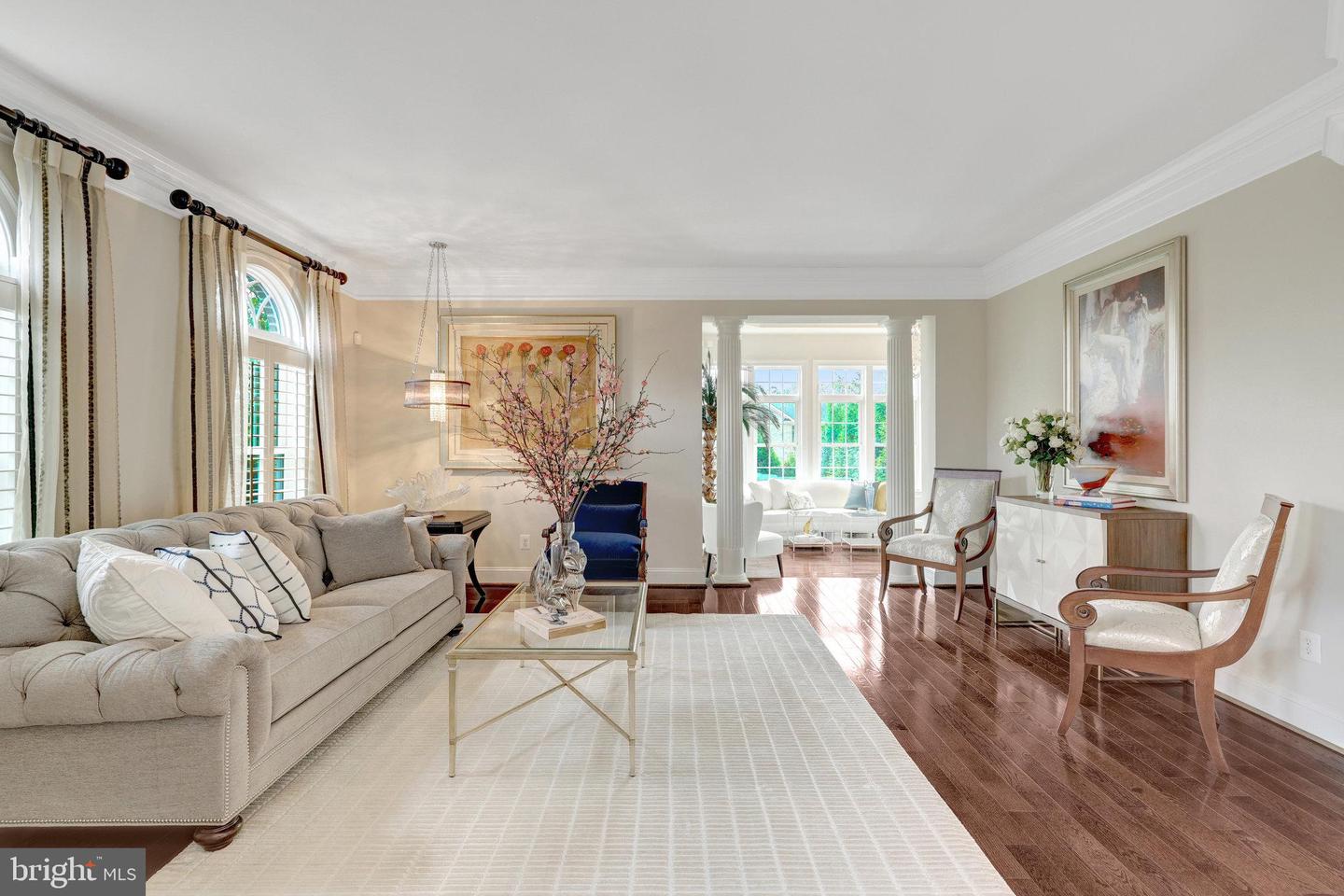 1678 Hunting Crest Way
