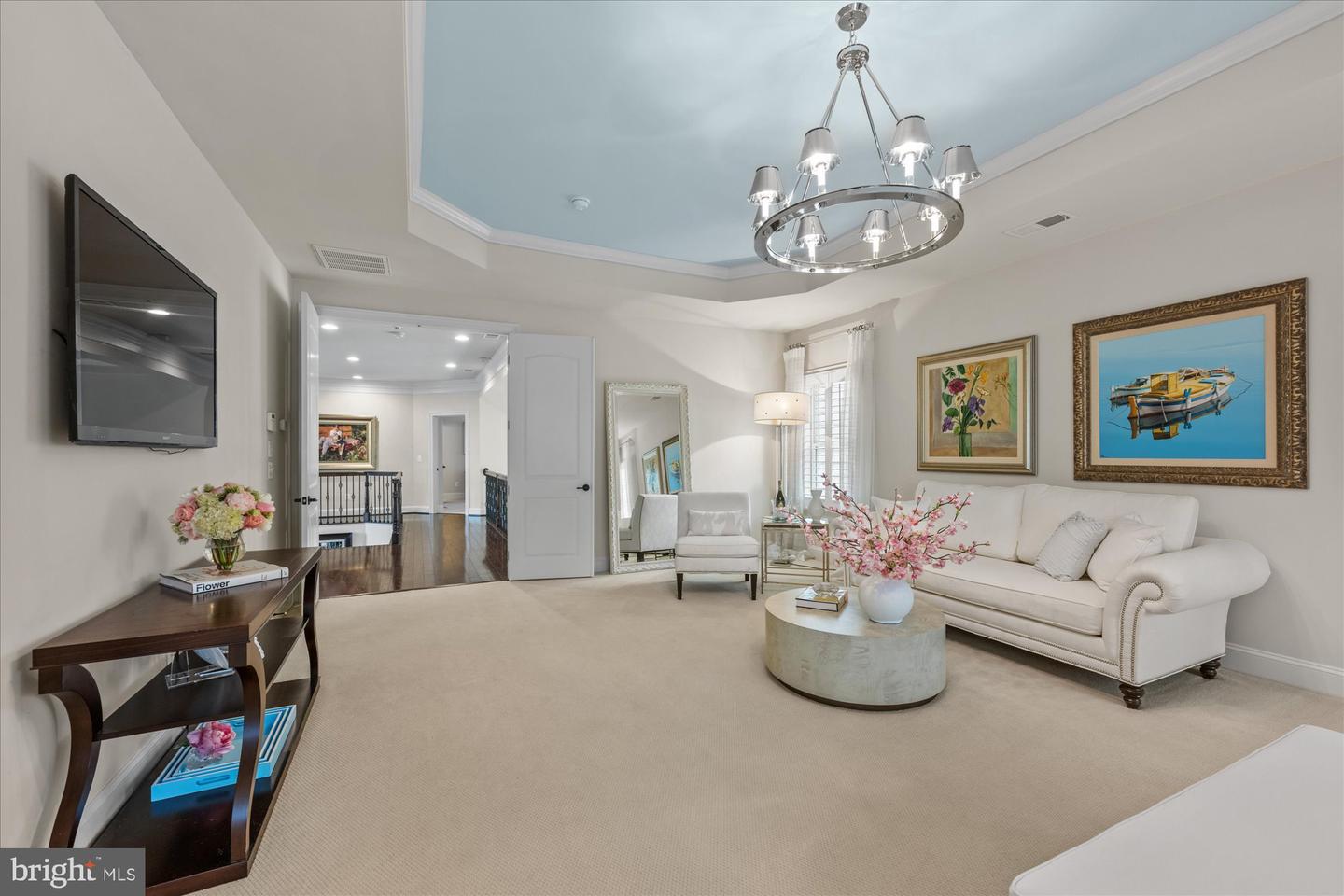 1678 Hunting Crest Way