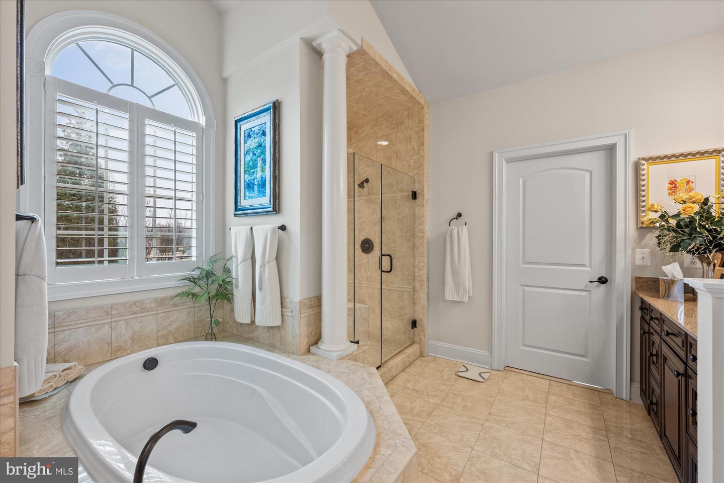 1678 Hunting Crest Way