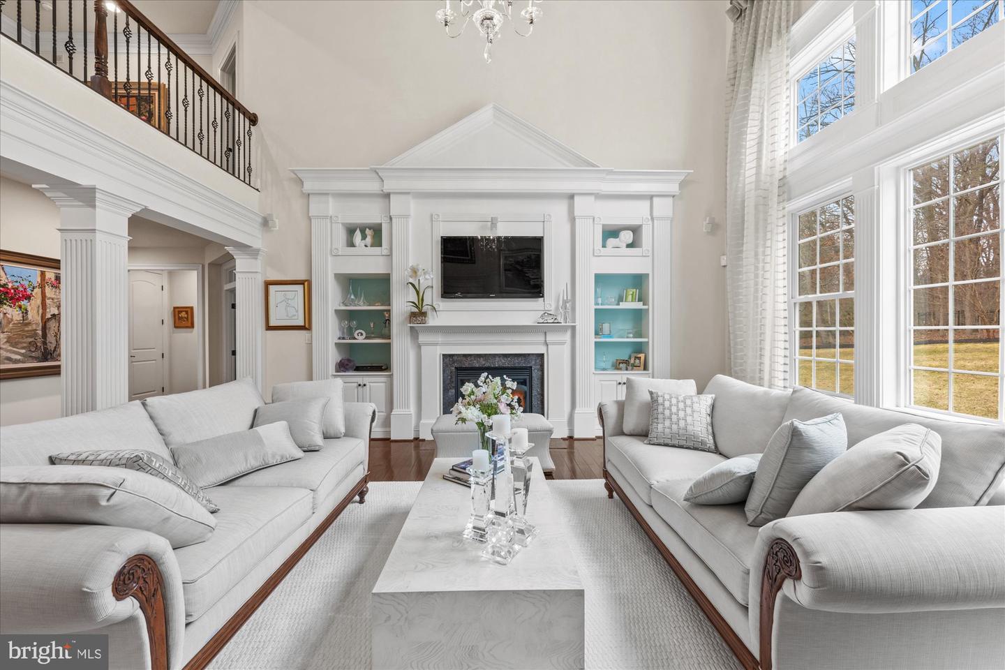 1678 Hunting Crest Way