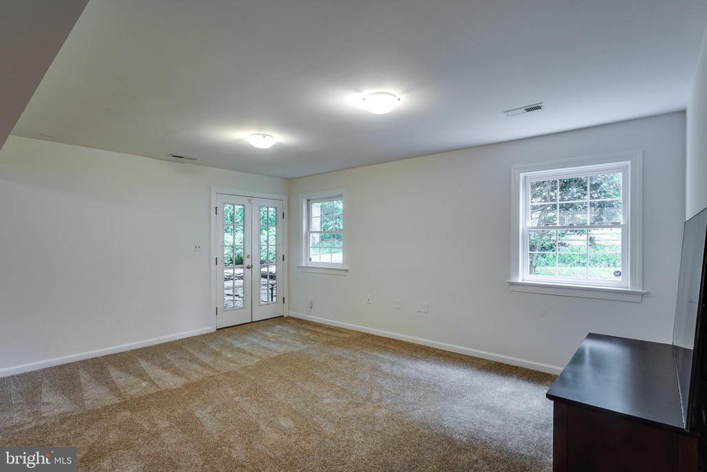 6732 BARON ROAD