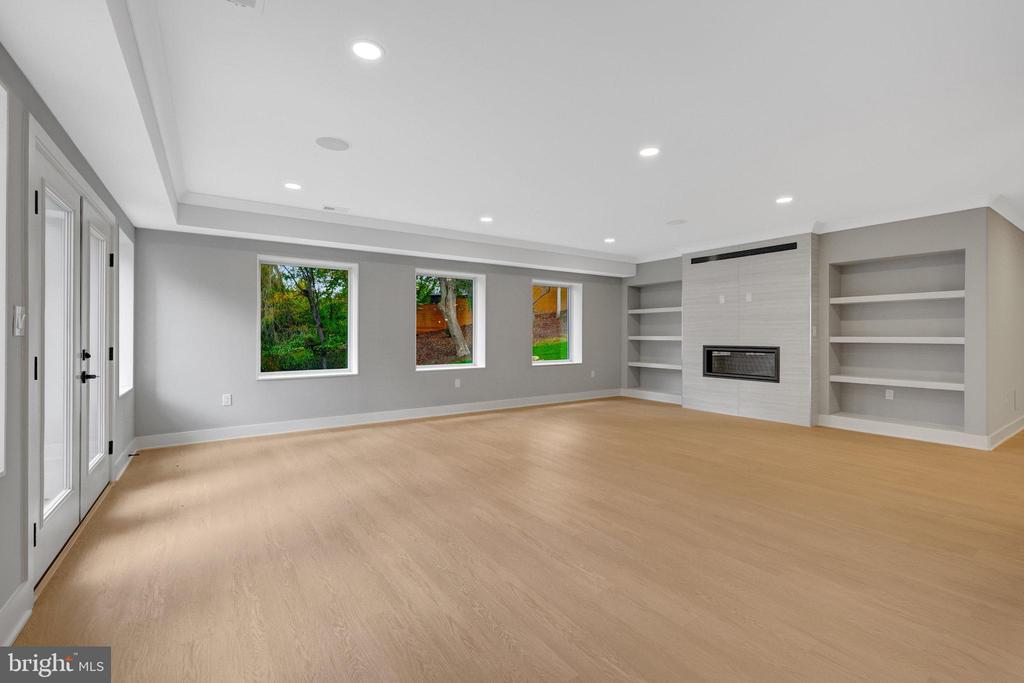 6226 KELLOGG DRIVE