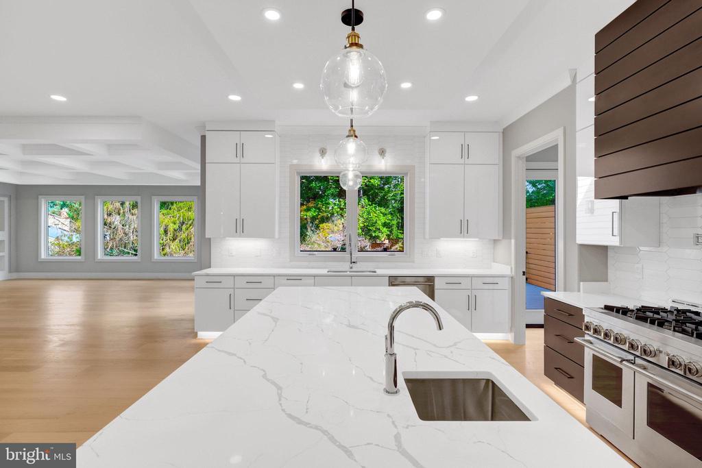 6226 KELLOGG DRIVE