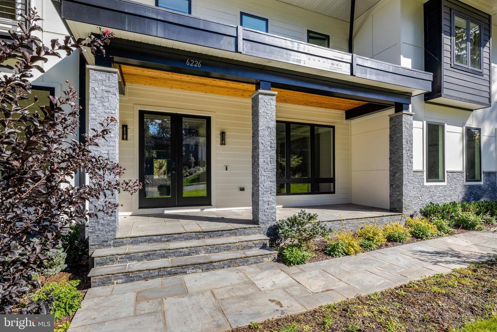 6226 KELLOGG DRIVE