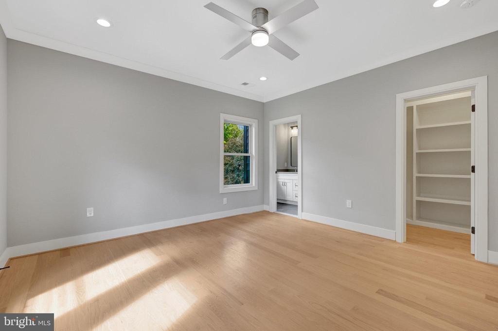 6226 KELLOGG DRIVE