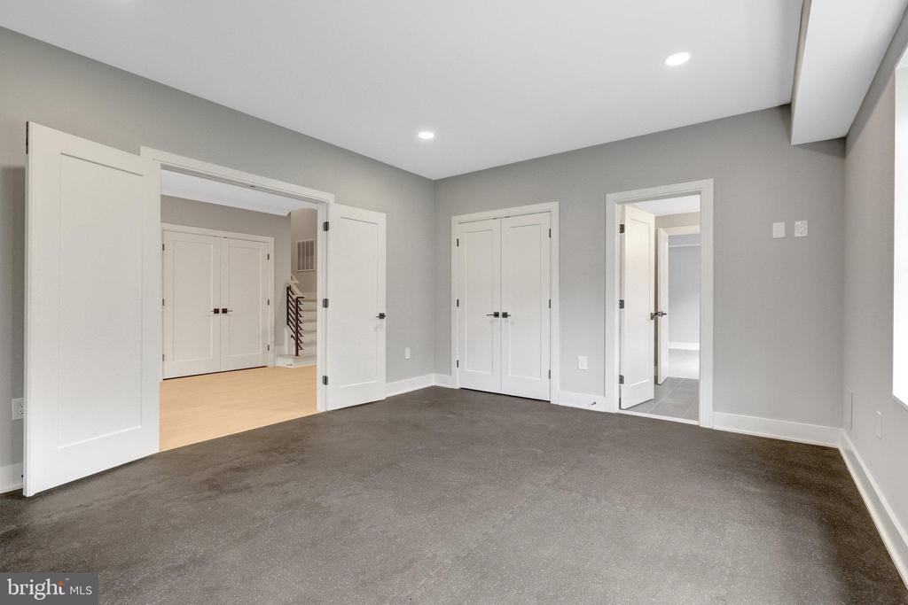 6226 KELLOGG DRIVE