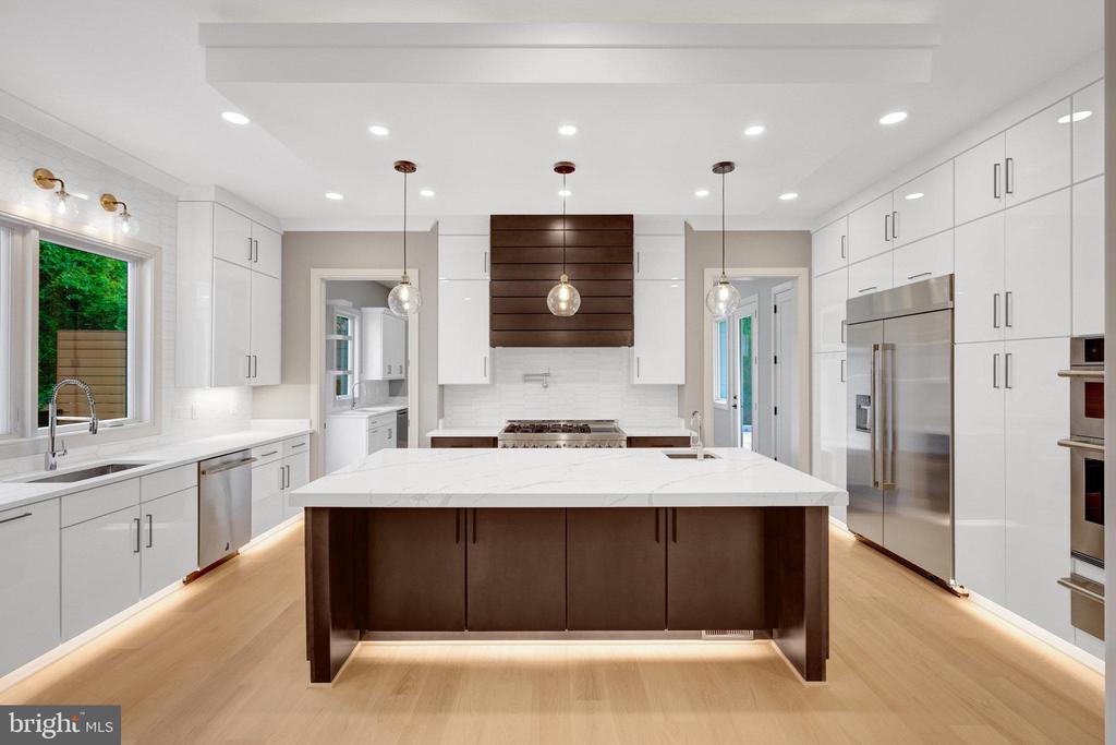 6226 KELLOGG DRIVE