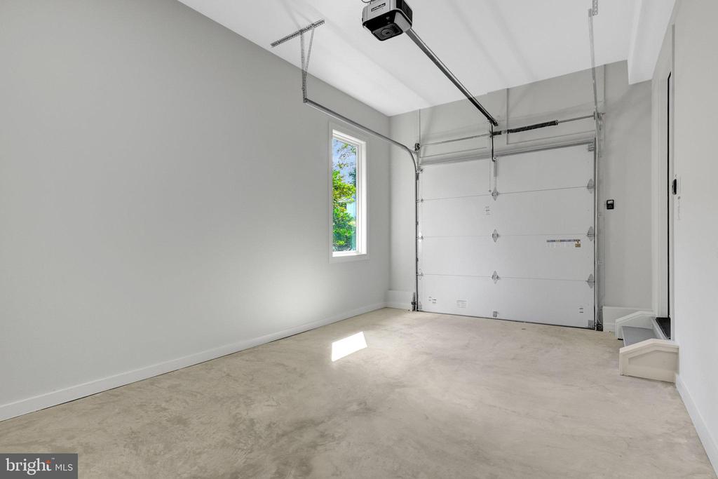 6226 KELLOGG DRIVE