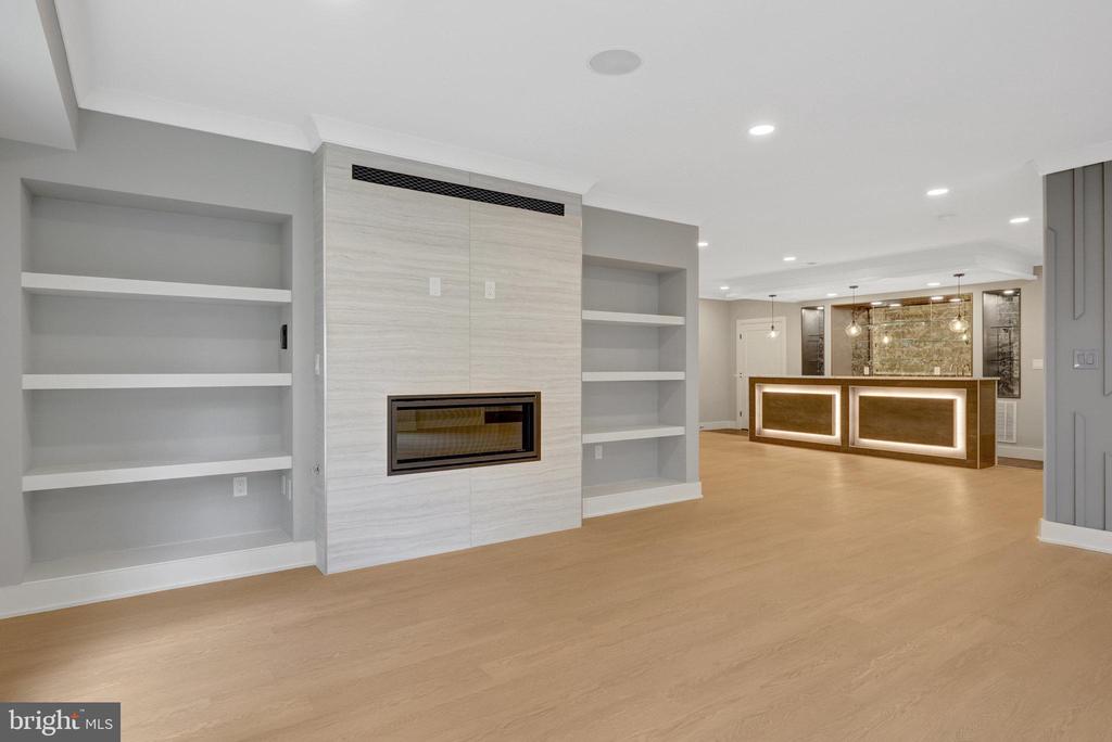 6226 KELLOGG DRIVE