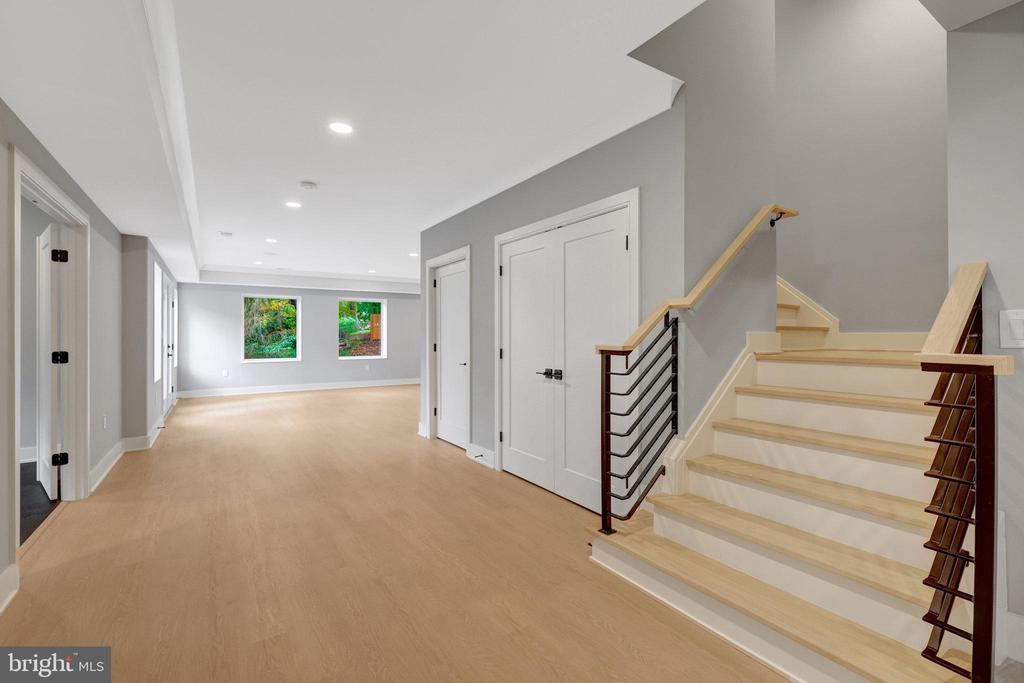 6226 KELLOGG DRIVE