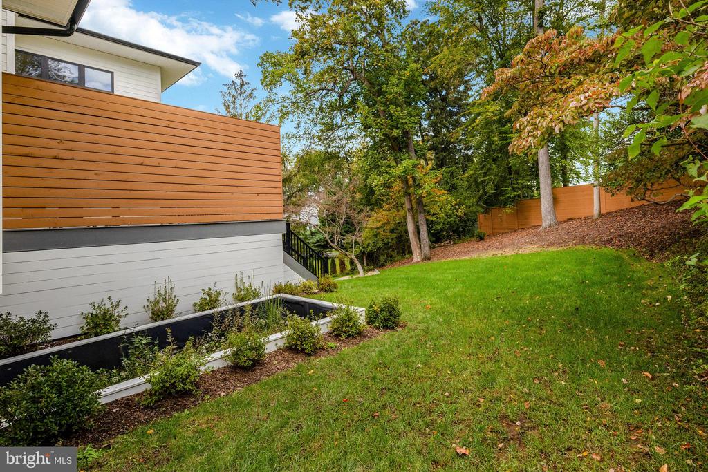 6226 KELLOGG DRIVE