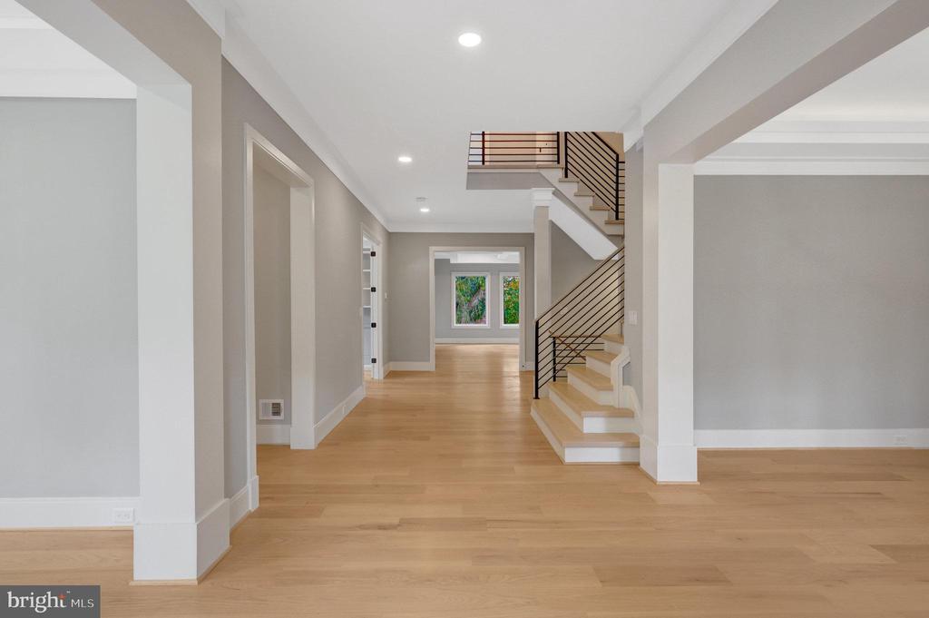 6226 KELLOGG DRIVE
