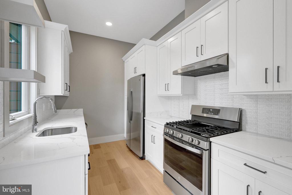 6226 KELLOGG DRIVE