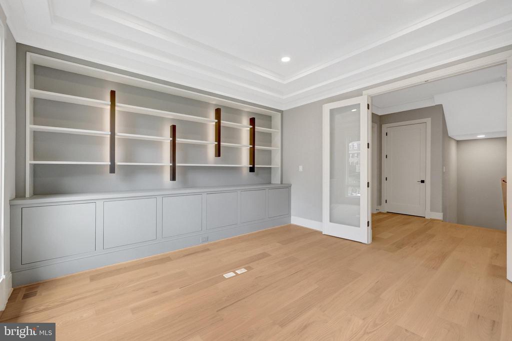 6226 KELLOGG DRIVE