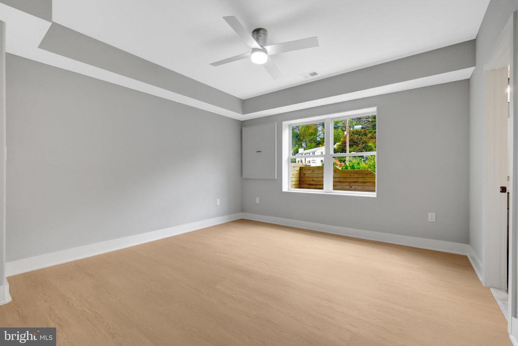 6226 KELLOGG DRIVE