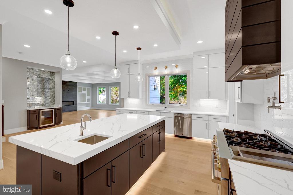 6226 KELLOGG DRIVE