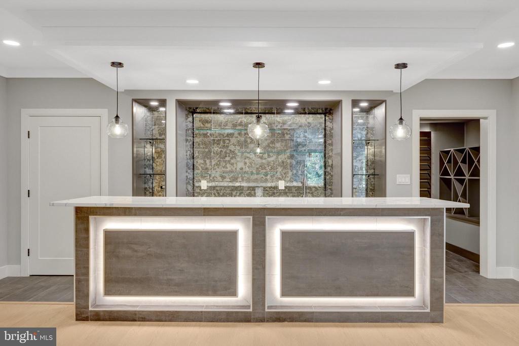 6226 KELLOGG DRIVE