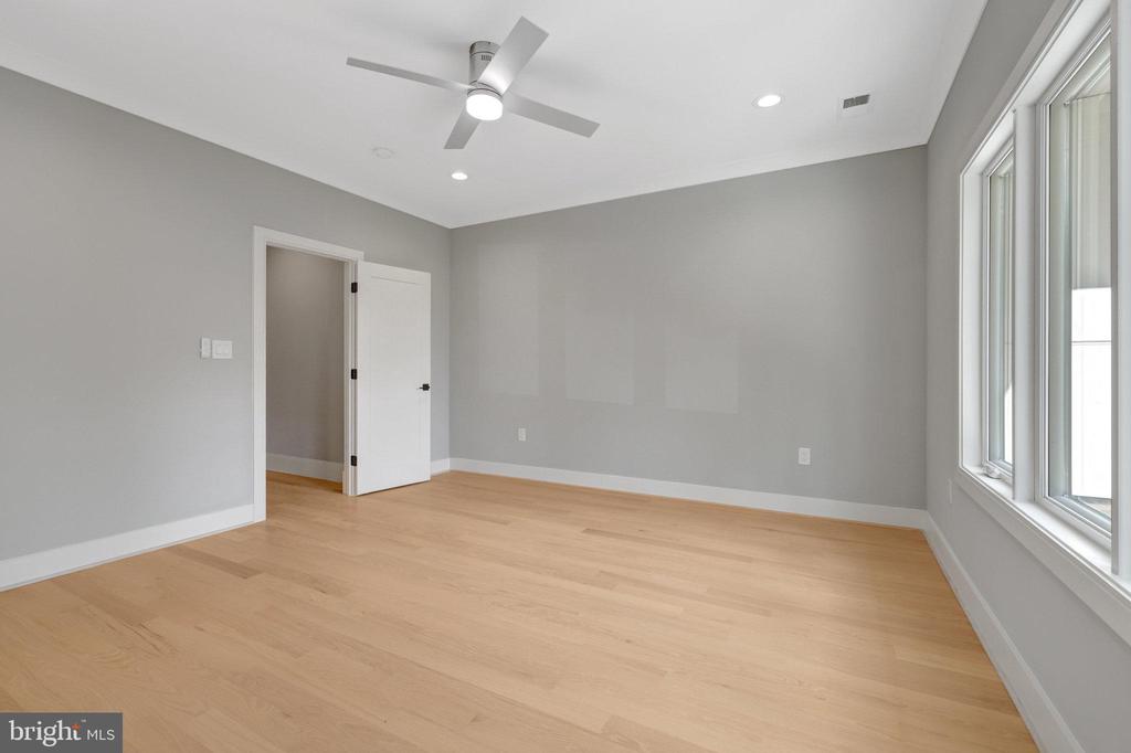 6226 KELLOGG DRIVE