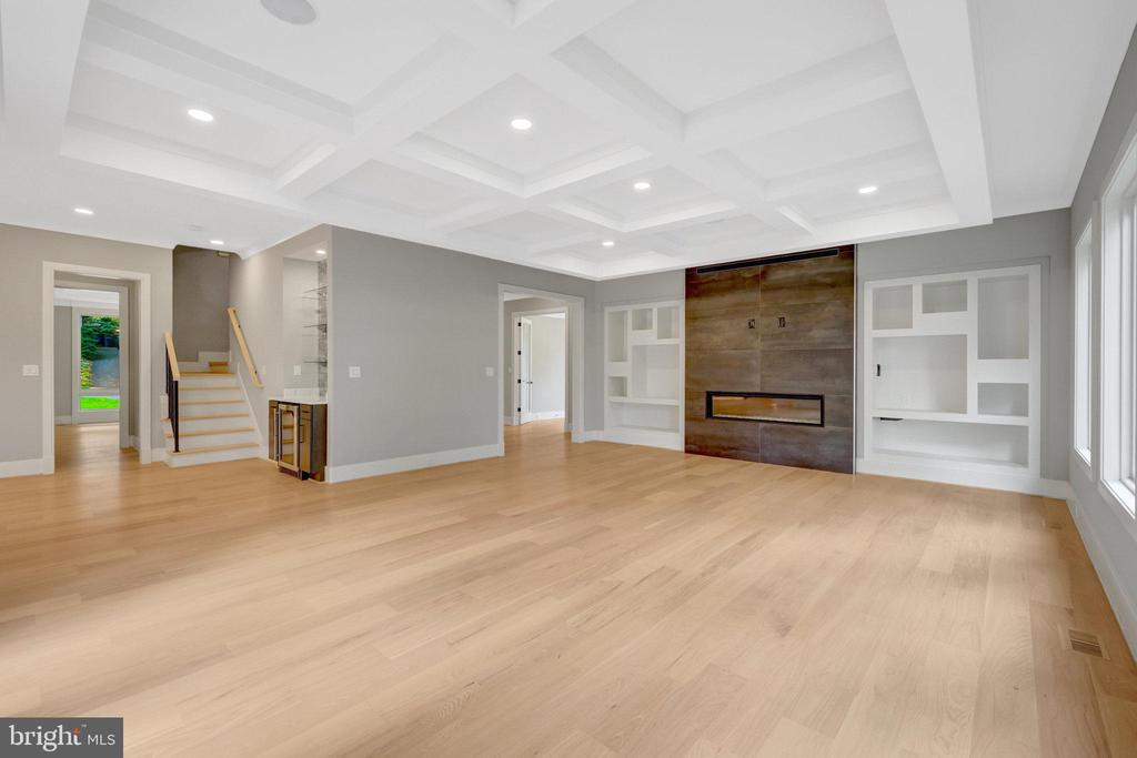 6226 KELLOGG DRIVE