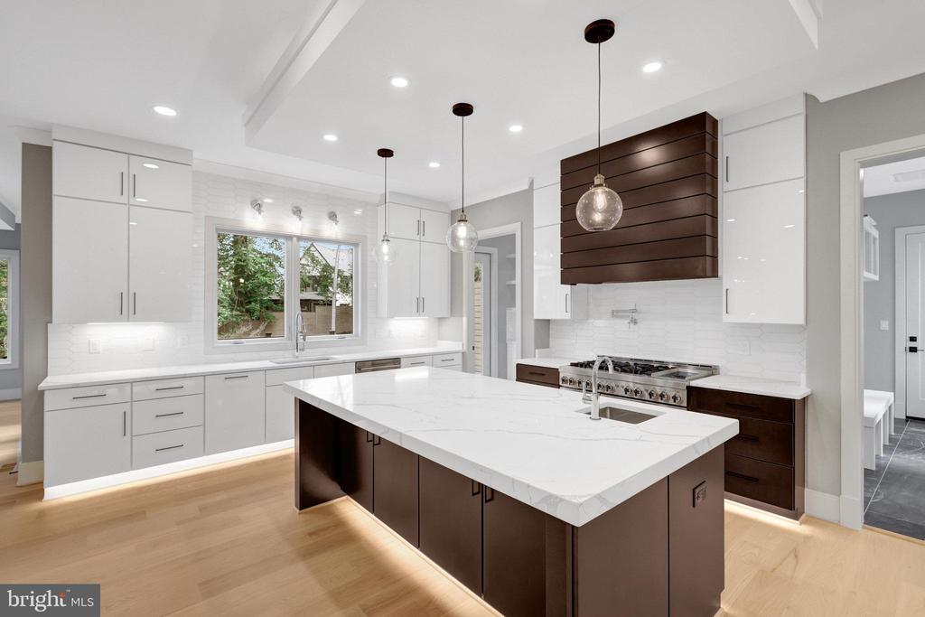 6226 KELLOGG DRIVE